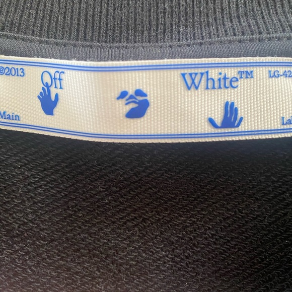 Off White Floral Arrow Sweater Dress - Picture 3 of 6